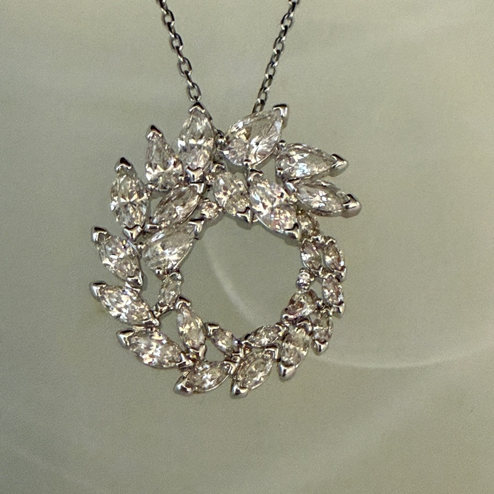 Swarovski glitter necklace